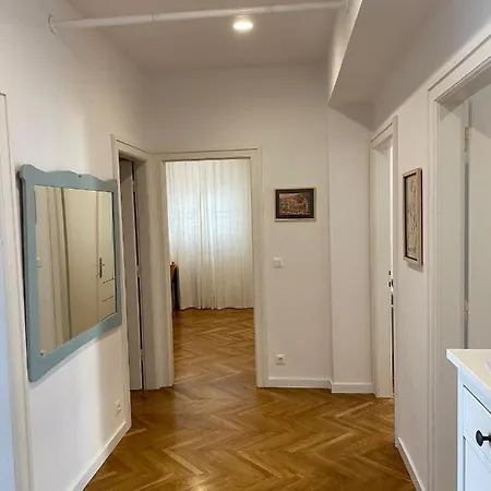Apartment Specious And Newly Decorated At Bacvice Split