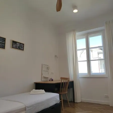 Apartamento Specious And Newly Decorated At Bacvice