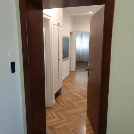 Apartment Specious And Newly Decorated At Bacvice Split
