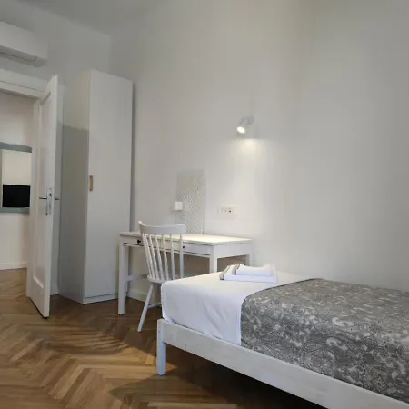 Specious And Newly Decorated At Bacvice Apartment *