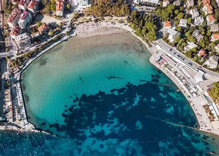 Apartament Specious And Newly Decorated At Bacvice