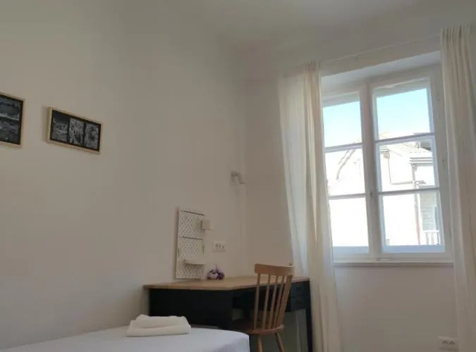 Apartament Specious And Newly Decorated At Bacvice