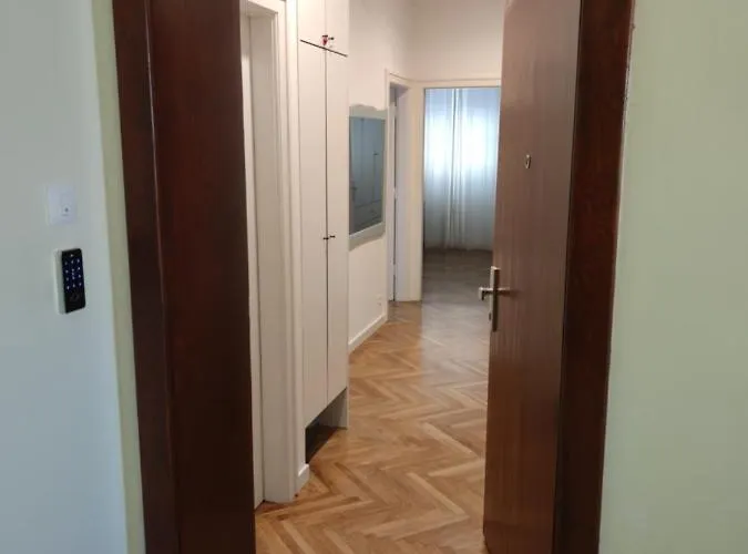 Apartament Specious And Newly Decorated At Bacvice Split