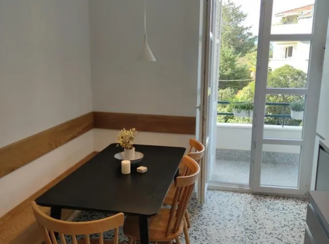 Daire Specious And Newly Decorated At Bacvice *