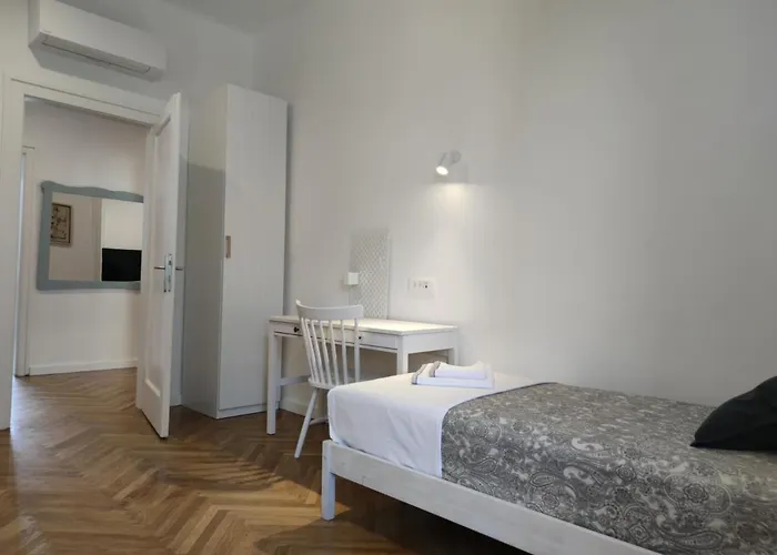 Specious And Newly Decorated At Bacvice Apartament *