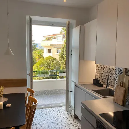 Specious And Newly Decorated At Bacvice Apartment *