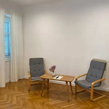 Apartment Specious And Newly Decorated At Bacvice *